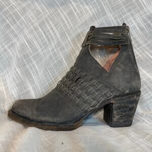 Miss Macie Womens 7.5 Gray Strappy Suede Coyote Crossing Ankle Bootie Boot